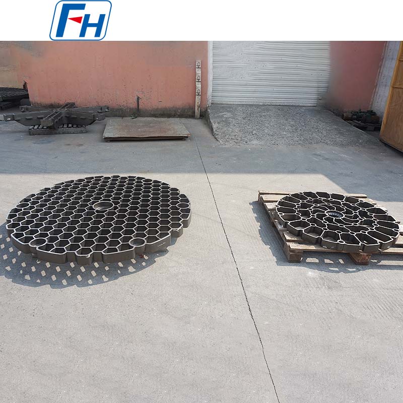 Bandejas de tratamento térmico com carregamento inferior para fornos de poço | FH®